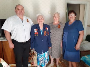 В канун 9 Мая Георгий Ковалевский поздравил тружеников тыла и семьи бойцов СВО