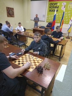 Юный житель округа № 4 – бронзовый призер турнира по шашкам