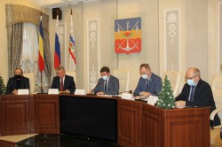 Итоговая Дума уходящего года: депутаты приняли отставку Виктора Мельникова и утвердили городской бюджет на 2022 год