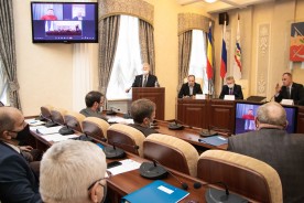 На октябрьском заседании Думы внесли изменения в Устав города, план приватизации и земельный налог