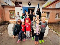 Чужих детей не бывает: сотрудники Волгодонской городской Думы помогают детскому реабилитационному центру в ЛНР