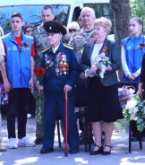 Волгодонцы возложили цветы к мемориалам и братским могилам воинов в честь Победы в Великой Отечественной войне