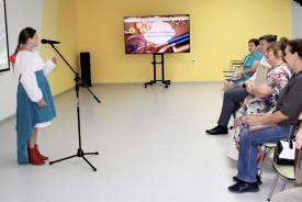 «Нашими людьми славится Россия»: в модельной библиотеке открылась выставка волгодонских мастериц 
