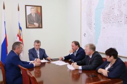 Виктор Дерябкин: «Волгодонск может всегда рассчитывать на мою помощь  в решение вопросов на уровне правительства области и Государственной Думы»