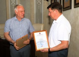 Врач и скульптор: Виктору Дорохову и Егору Дердиященко присвоили звание почетных граждан Волгодонска
