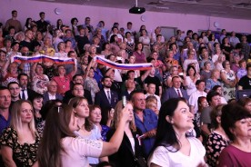 «Поет «Единая Россия»: местное отделение партии подготовило концерт к Дню России