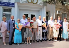 В день рождения Волгодонска Сергей Ладанов поздравил юбиляров семейной жизни