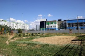 В Волгодонске проверили безопасность установки спортинвентаря на многофункциональных спортивных площадках