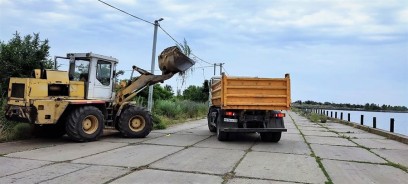  «Чистый город начинается с тебя»: экоактивисты убрали с набережной Волгодонска 8 м3 мусора