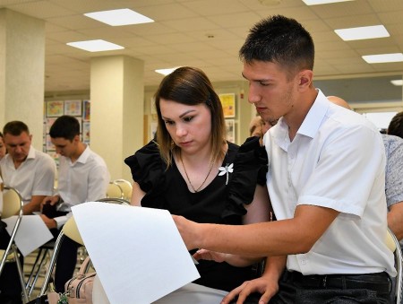 11 выпускников получили целевые направления от Ростовской АЭС для поступления в отраслевой вуз