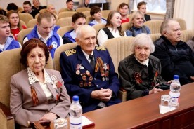 К 80-летию Великой Победы: Сергей Ладанов вручил ветеранам Великой Отечественной войны юбилейные медали