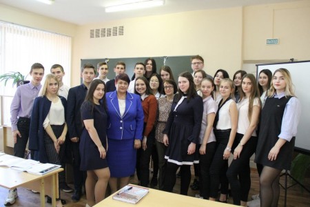 Людмила Ткаченко провела урок парламентаризма в школе №13