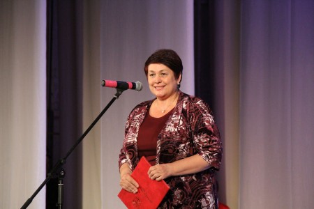 Людмила Ткаченко поздравила сотрудников «Газпрома» с юбилеем