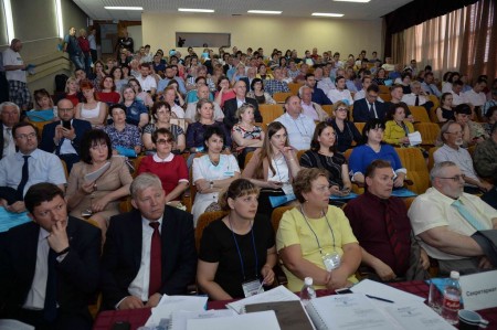 В Волгодонске состоялись общественные обсуждения материалов обоснования лицензии на эксплуатацию энергоблока № 3 в 18-месячном топливном цикле на мощности реакторной установки 104% от номинальной с вентиляторными градирнями