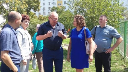 Волгодонские депутаты и жители округов поделились опытом с шахтинцами