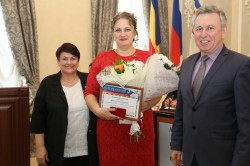 Помощник депутата Светлана Зяблова удостоена почетной грамотой