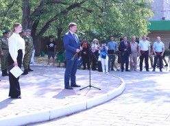 В честь Дня пограничника на площади Дзержинского прошел митинг 