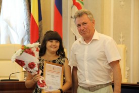 Людмила Ткаченко поздравила работников торговли с профессиональным праздником