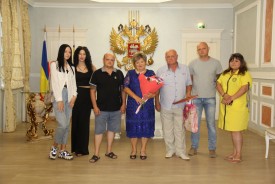 Сергей Ладанов поздравил юбиляров супружеской жизни