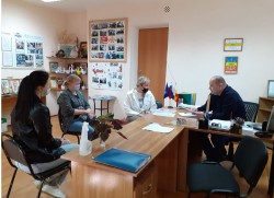 Депутата Георгия Ковалевского попросили помочь с ремонтом кровли школы № 9