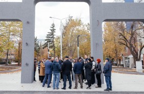 Депутаты проинспектировали сквер «Дружба»