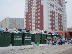 Коммунальщиков Волгодонска обязали на мусорных контейнерах оставлять номер телефона диспетчера