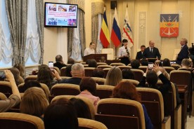 В Волгодонске одаренным детям вручили премии