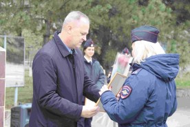 Волгодонские полицейские принимают поздравления с профессиональным праздником