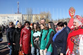 Широко, тепло и дружно в Волгодонске отметили завершение Масленичной недели