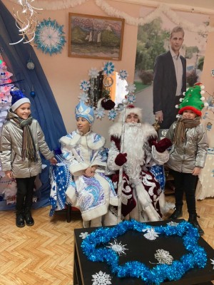 Дед Мороз и снегурочка поздравили юных жителей округа №14