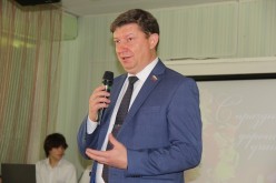 Сергей Ладанов поздравил коллектив школы №13 с Днем учителя