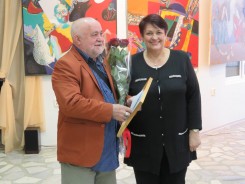 Председатель Волгодонской Думы-глава города поздравила художника Георгия Лиховида с юбилеем