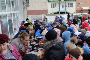 В 8 округе депутат Сергей Асташкин организовал праздник для жителей «Гуляй, народ – Масленица у ворот!»