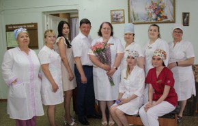 Волгодонские единороссы поздравили медиков с профессиональным праздником