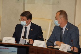 Депутаты провели внеочередное заседание Думы