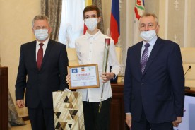 В Волгодонске наградили одаренных школьников