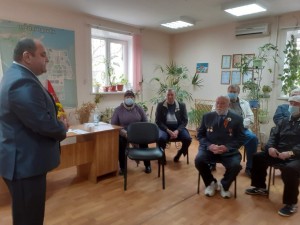 Георгий Ковалевский, депутат округа № 4, вручил чернобыльцам юбилейные медали