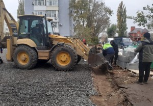 В округе № 4 выполнен еще один наказ депутату: заасфальтирована парковка