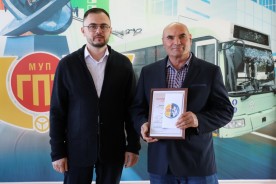 Сергей Ладанов поздравил автомобилистов с профессиональным праздником