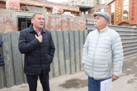 Комиссия по строительству на проспекте Строителей: реконструкция нового торгового центра вызывает массу вопросов у горожан
