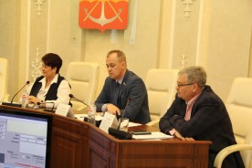 Депутаты оценили работу главы Администрации Виктора Мельникова как эффективную