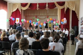 Директор школы №7 Владимир Волков отметил юбилей