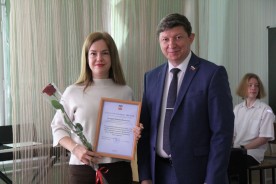 Сергей Ладанов поздравил коллектив школы №13 с Днем учителя