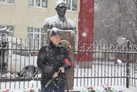 Волгодонцы вспоминали 66-ю годовщину со Дня рождения Героя России Михаила Ревенко