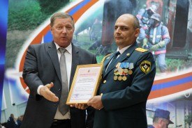 Игорь Батлуков поздравил сотрудников противопожарной службы с профессиональным праздником
