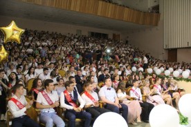 Председатель Волгодонской городской Думы-глава города поздравила выпускников