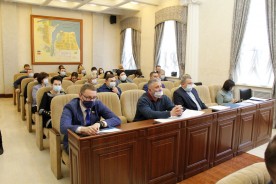 Председатель Волгодонской Думы-глава города Сергей Ладанов впервые выступил с отчётом перед коллегами