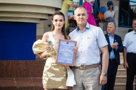 Игорь Батлуков поздравил выпускников на общегородском выпускном