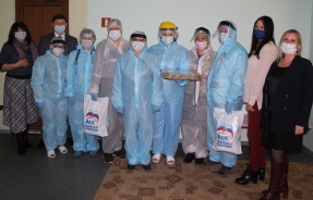 Волгодонские единороссы посетили детскую городскую больницу
