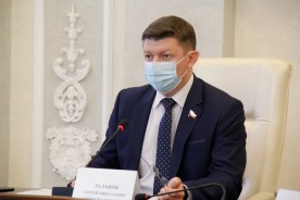 Председатель Волгодонской Думы-глава города Сергей Ладанов впервые выступил с отчётом перед коллегами
